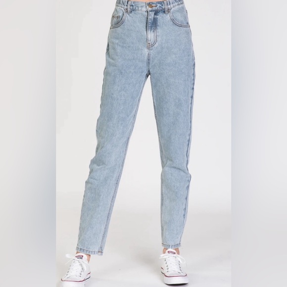 Harlow Mom Jean - Picture 1 of 3